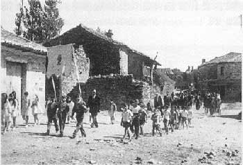 Procesi�n en Murias de Pedredo (Diario de Le�n)